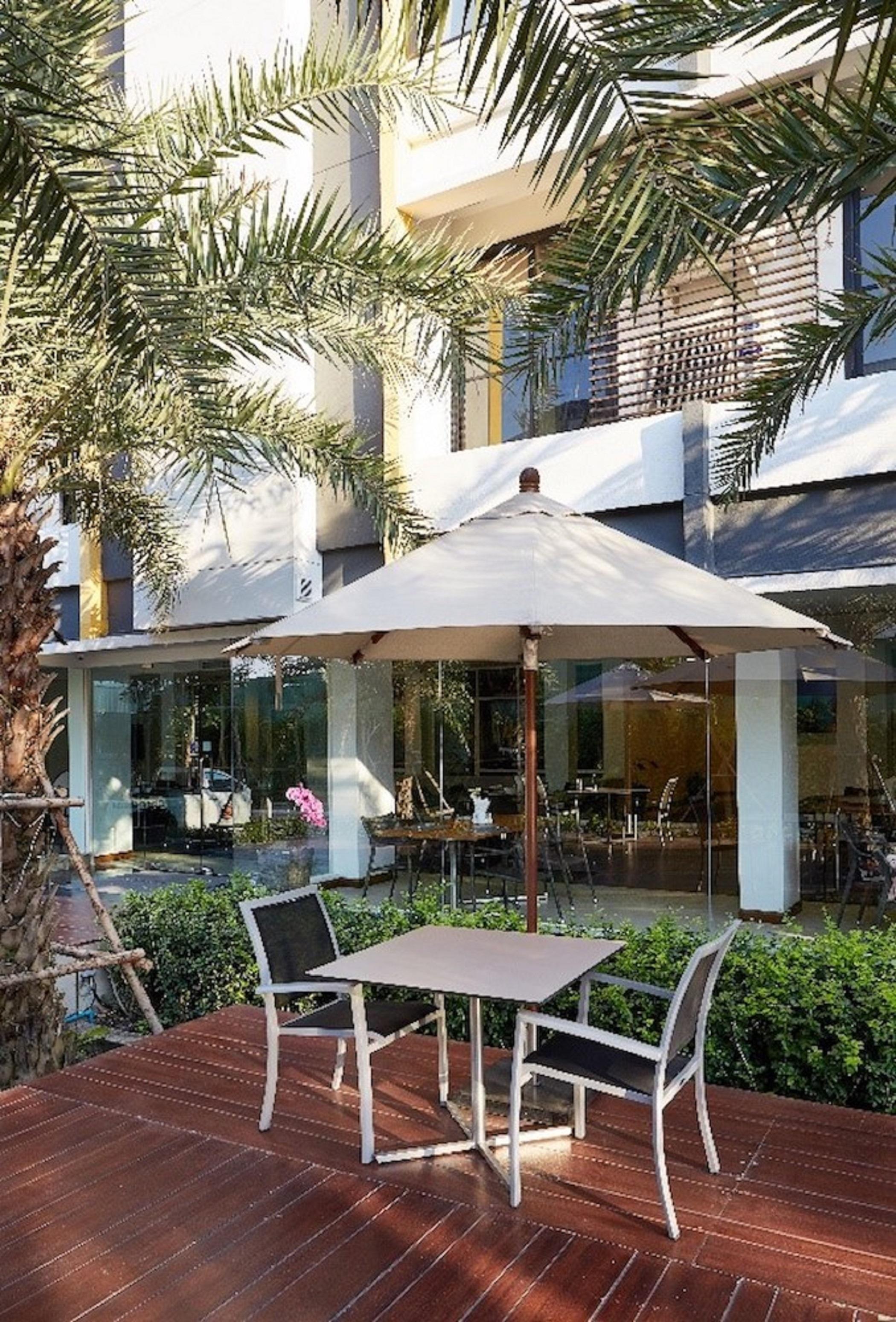 Baan Oliver Srinakarin Bangkok Exteriör bild