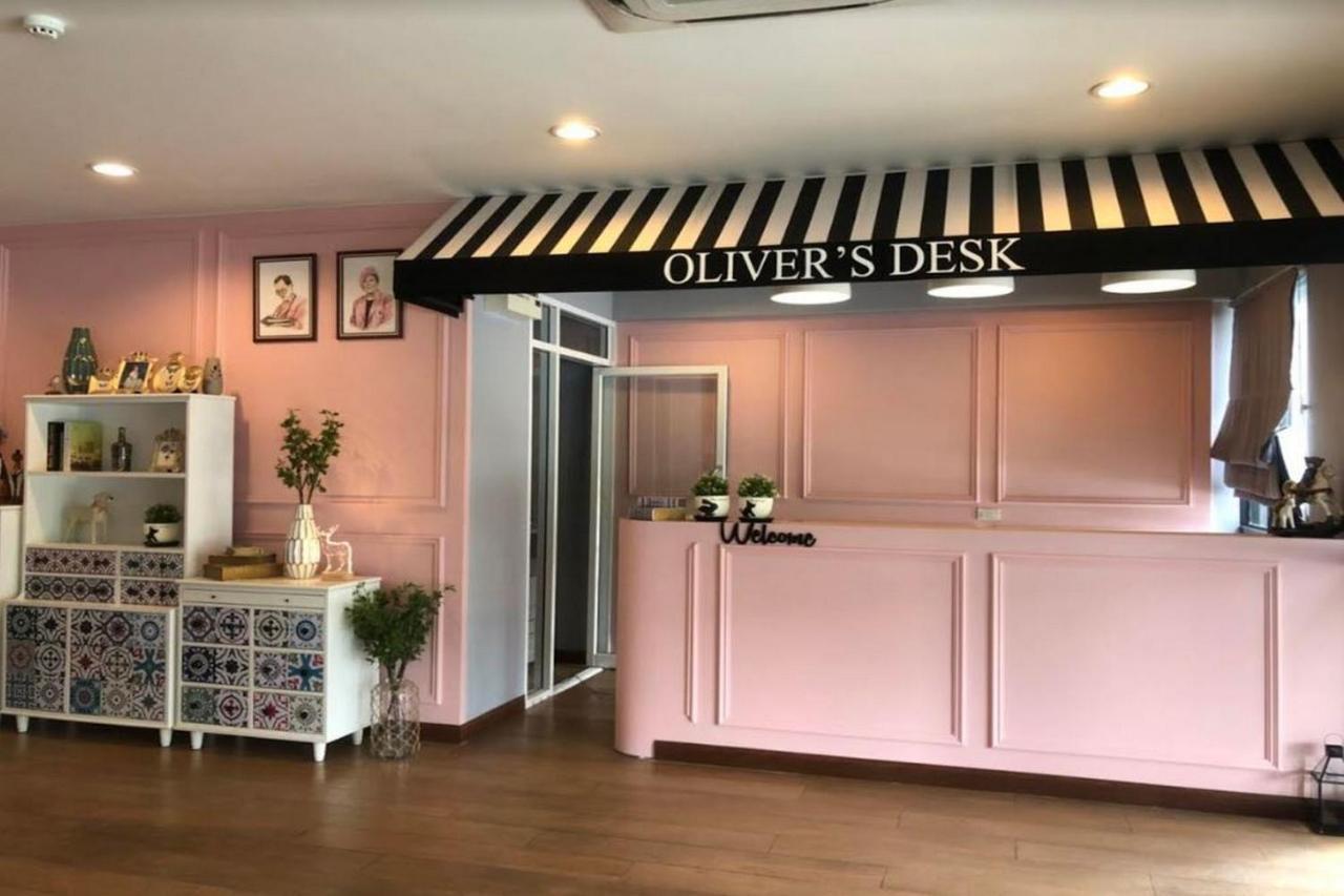 Baan Oliver Srinakarin Bangkok Exteriör bild