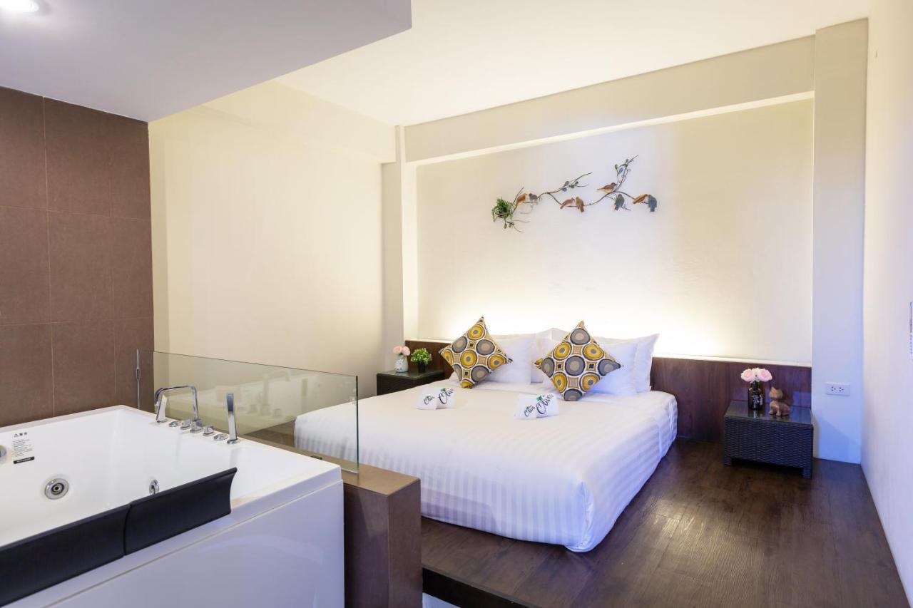 Baan Oliver Srinakarin Bangkok Exteriör bild