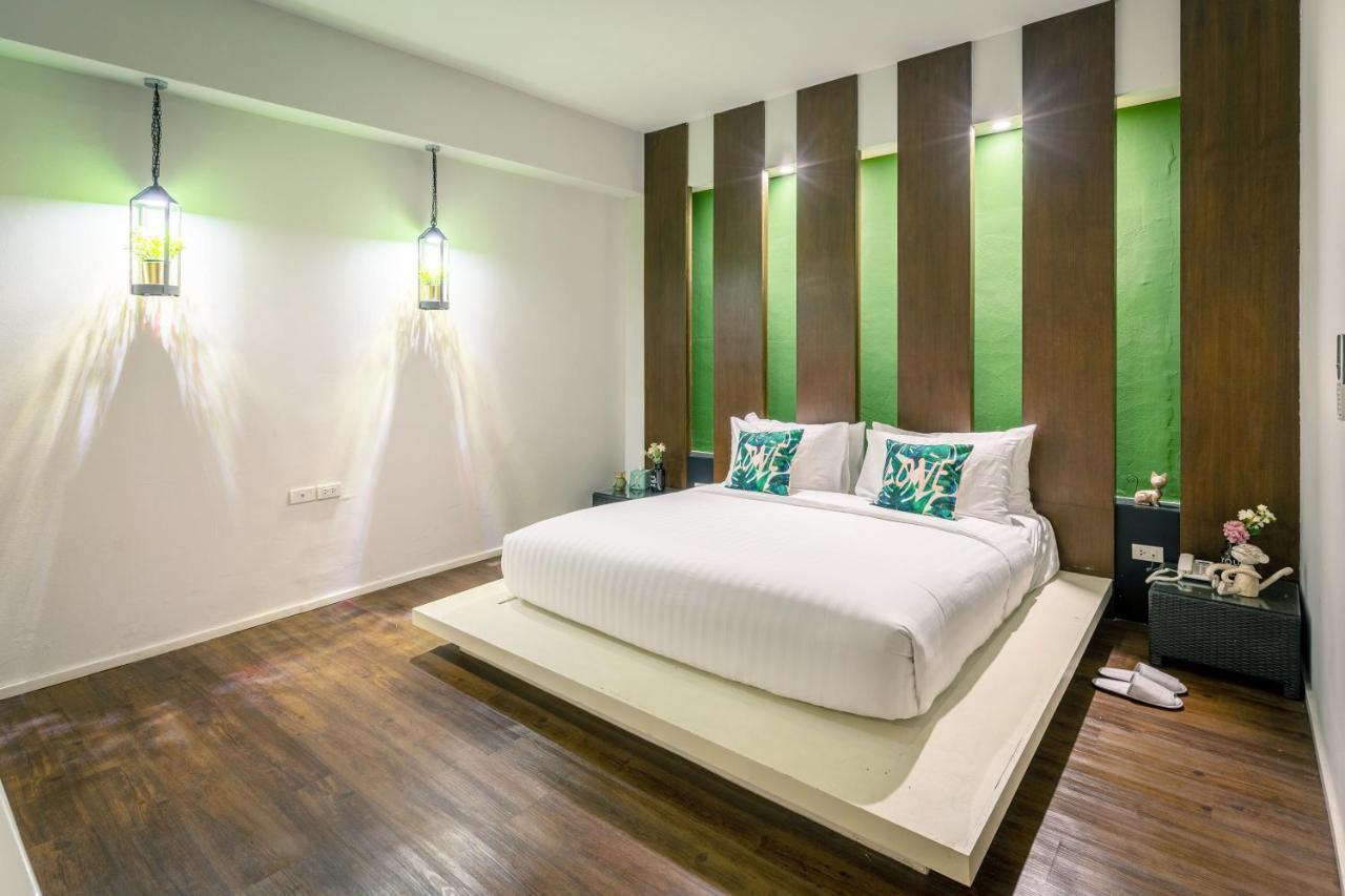Baan Oliver Srinakarin Bangkok Exteriör bild
