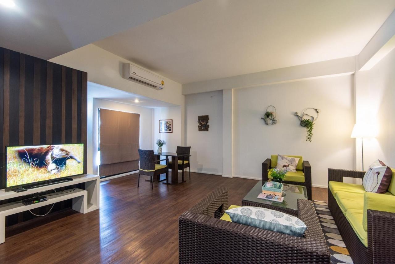 Baan Oliver Srinakarin Bangkok Exteriör bild