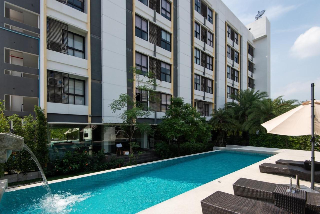 Baan Oliver Srinakarin Bangkok Exteriör bild